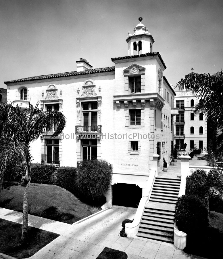 Harper House 1940 1134-1336 Harper Ave. West Hollywood.jpg